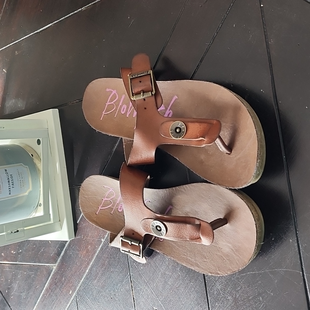 Blowfish 🐡 sandals